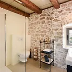 Villa Dvori , *