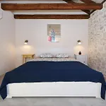 Dvori , Villa Nin