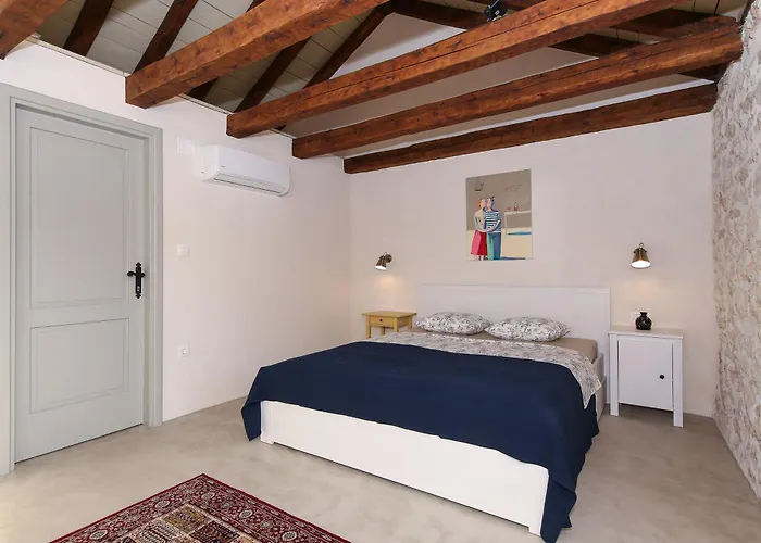 Villa Dvori ,