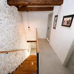 Dvori ,