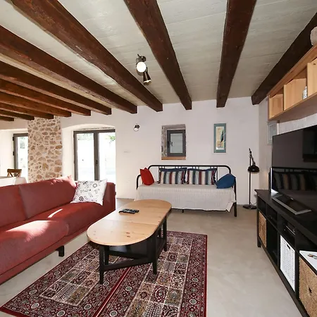 Dvori , Villa Nin