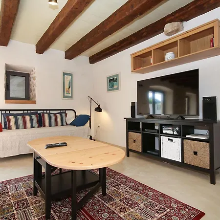 Dvori , Villa Nin